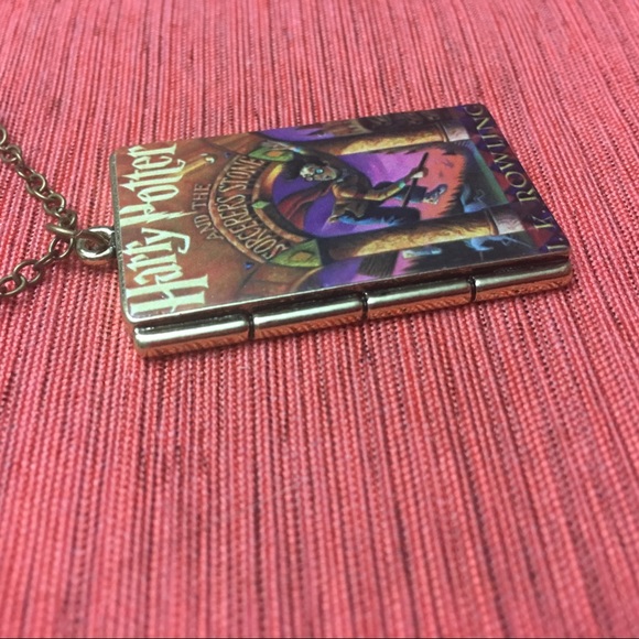 Harry Potter Book Necklace - Picture 3 of 5